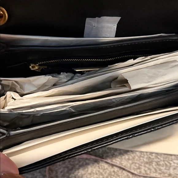 Tory Butch Fleming soft shoulder bag- black - Picture 6 of 8